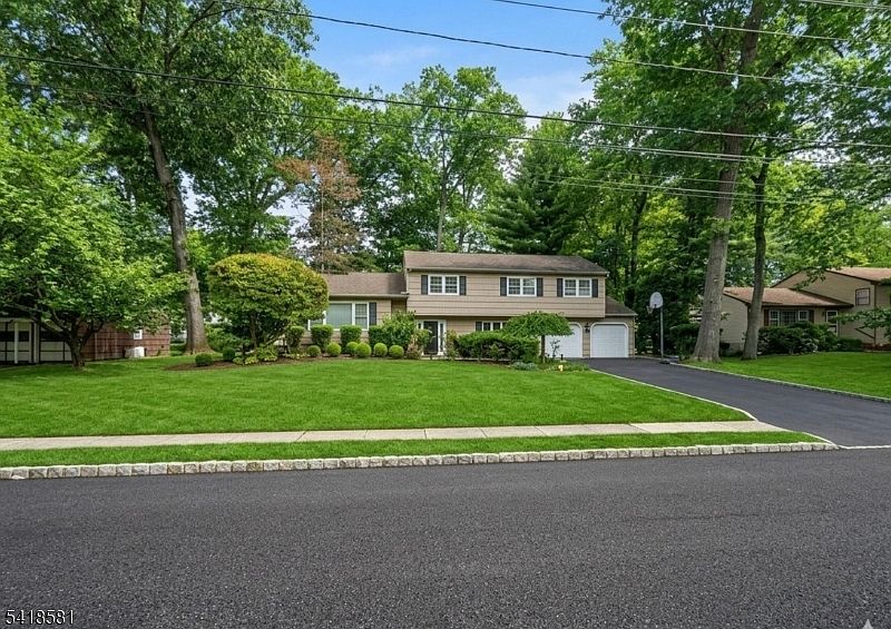 1st image of 38 Knollwood Dr