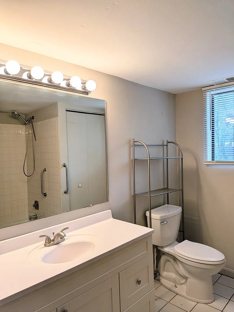 1 bed, 950 sqft, $1,650 — Photo 4