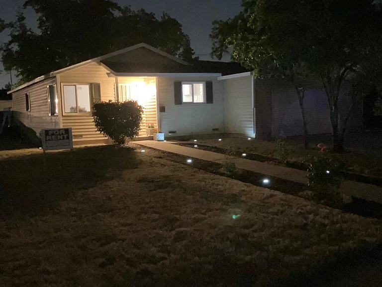 5524 53rd Ave — Photo 3
