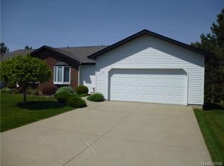 162 Timber Ridge Dr, Vassar, MI 48768