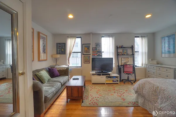 Rented by Oxford Property Group | media 21