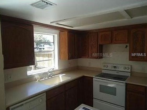 3rd image of 5169 Tennis Court Cir