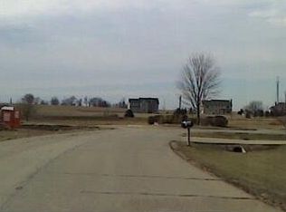 43W738 Sunset Ct, Saint Charles, IL 60175