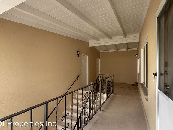 5th image of 1218 Armacost Ave APT 08