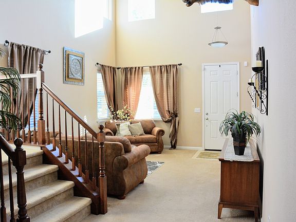 3rd image of 3188 Sawyers Bar Ln