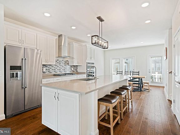 3rd image of 2043 Alder Ln