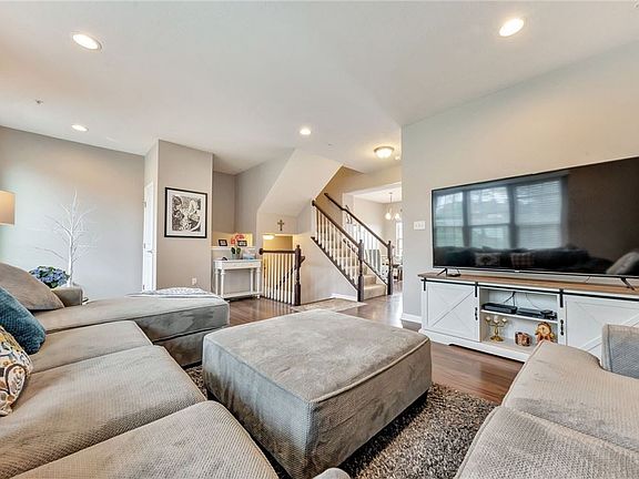5th image of 316 Aprilmae Way