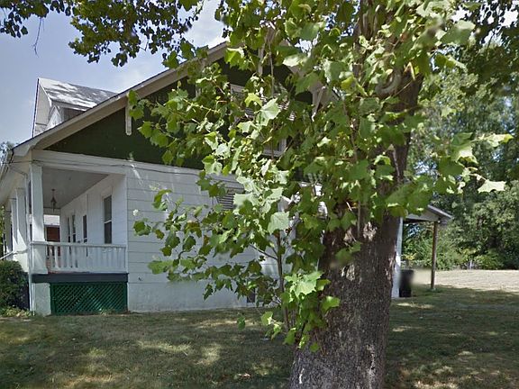 2nd image of 2614 Lyndhurst Ave