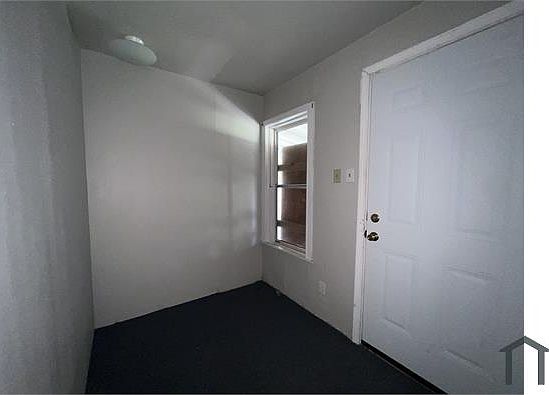 4th image of 2814 Elgin St #2