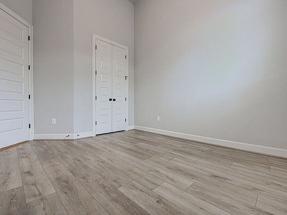 5th image of 2903 Sebring Cir