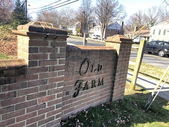 5th image of 11712 Magruder Ln