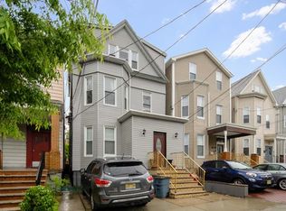 113 Oak St #3, Weehawken, NJ 07086