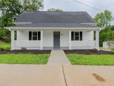 205 S Key St, Pilot Mountain, NC, 27041