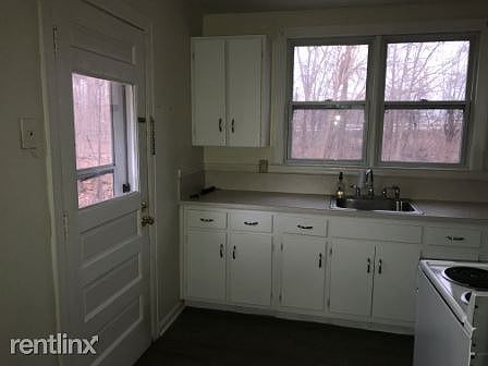 5th image of 24905 Crocker Blvd APT 2