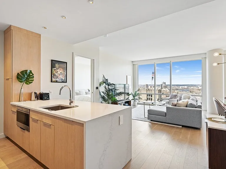 188 Brookline Ave #20E — Photo 2