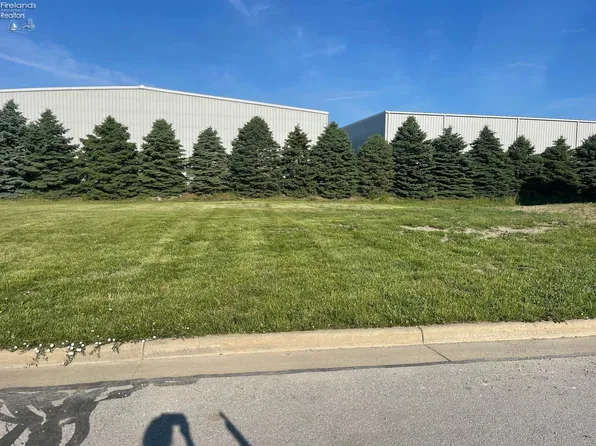 427 Windcrest Ct, Sandusky, OH 44870