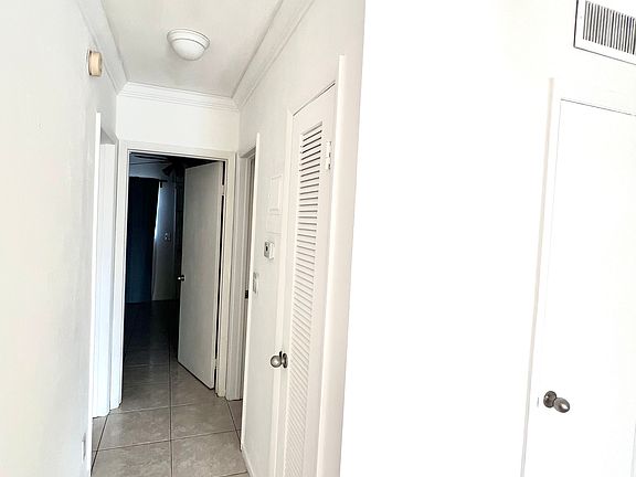 2nd image of 467 Golden Isles Dr