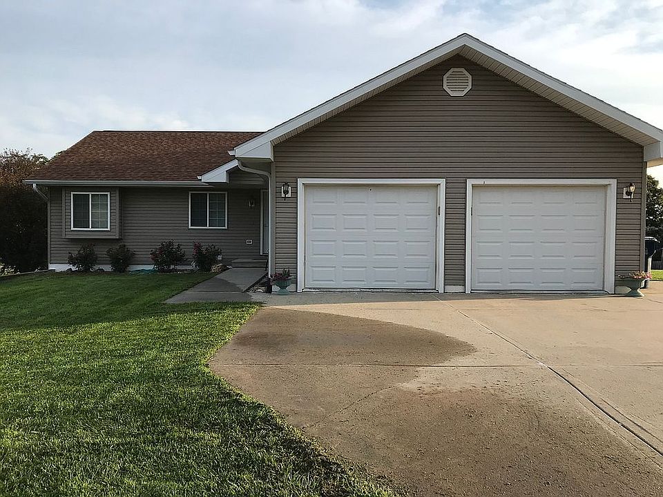 1st image of 300 E Birchwood Dr
