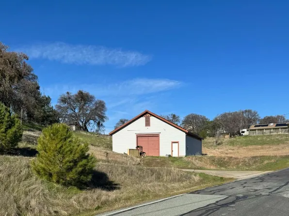 5462 Cox Dr, Valley Springs, CA 95252