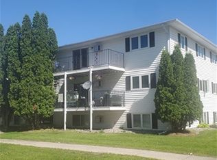 2816 S 17th St APT 201, Grand Forks, ND 58201