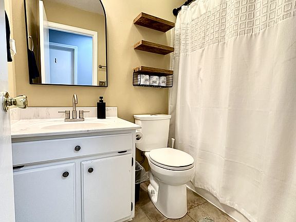 2nd image of 3318 Julian Dr #2