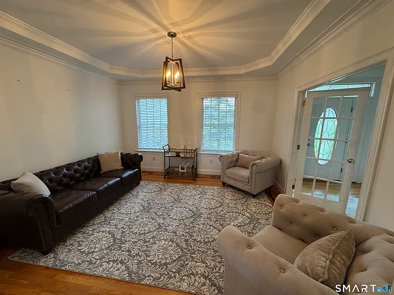 556 Hill St — Photo 7