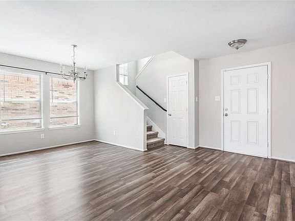 4th image of 3228 Nandina St