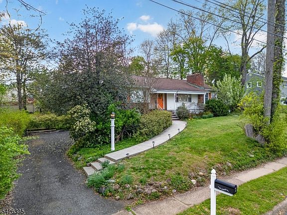 5th image of 7 Squire Ln