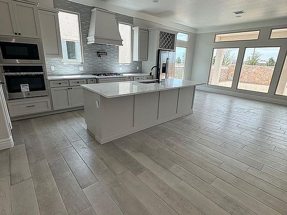3rd image of 949 Pettus Pl