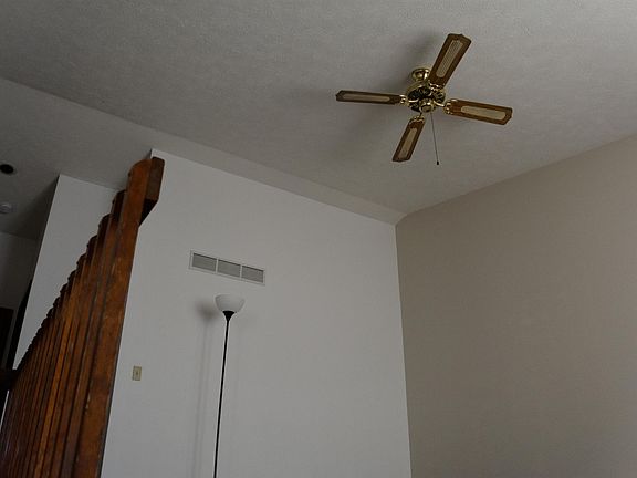 3rd image of 5422 Midvale Dr #B
