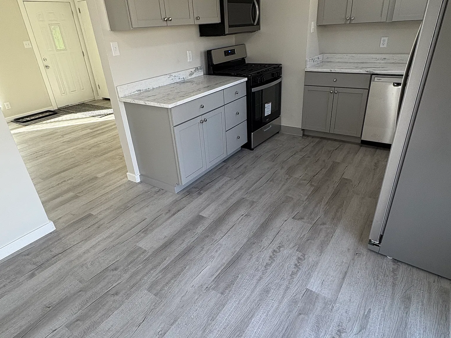 3 bed, 950 sqft, $1,350 — Photo 3