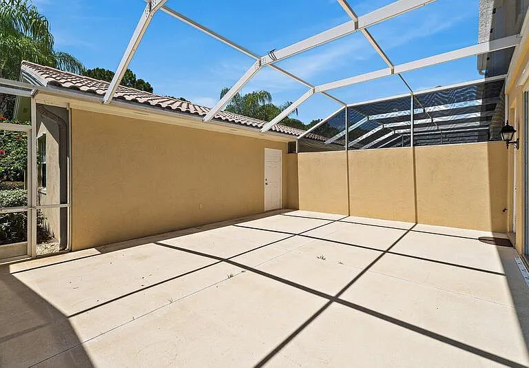 4526 Illicium Dr — Photo 35