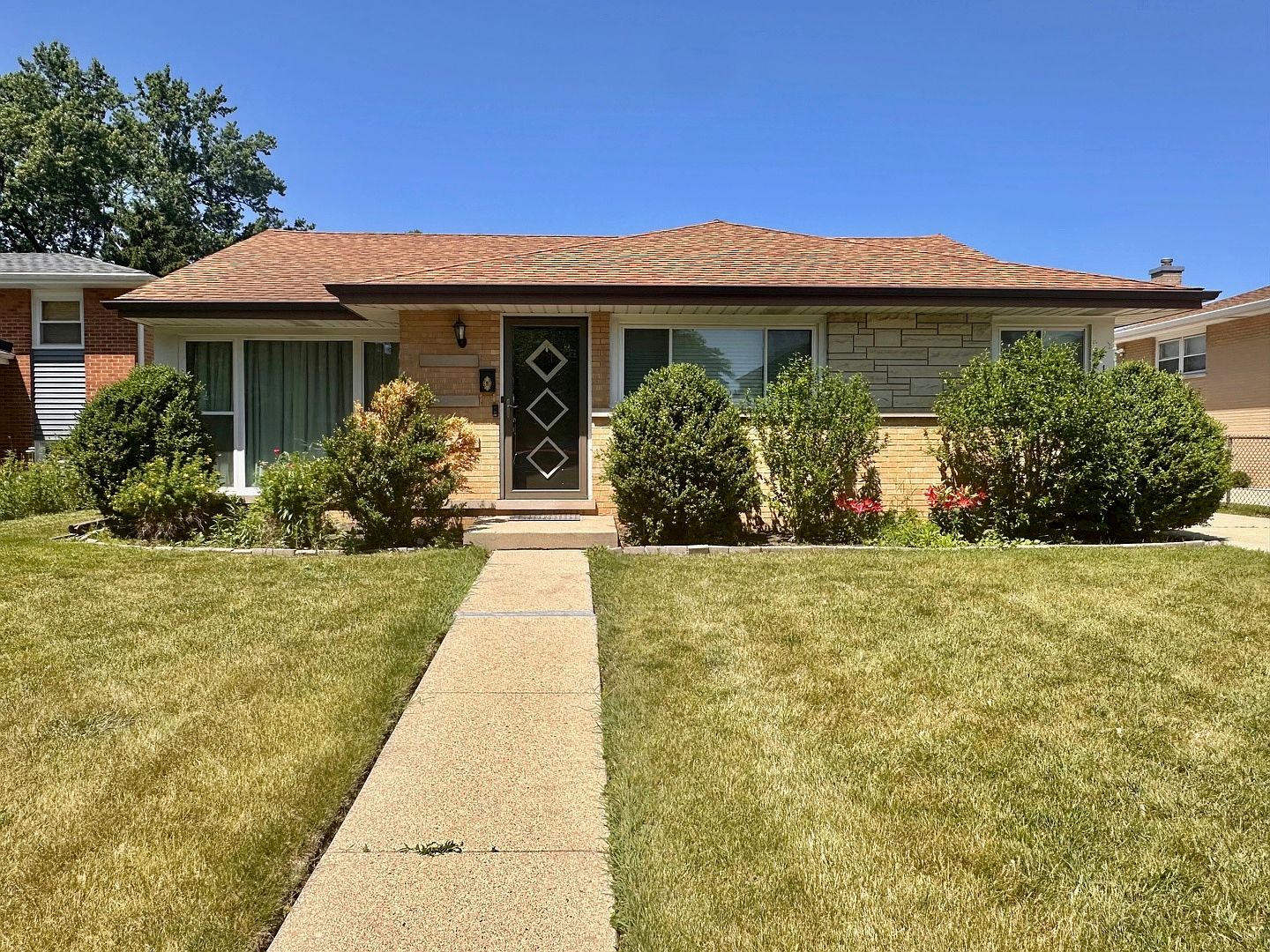エヌページ 8718 N Oketo Ave, Niles, IL 60714 | Zillow