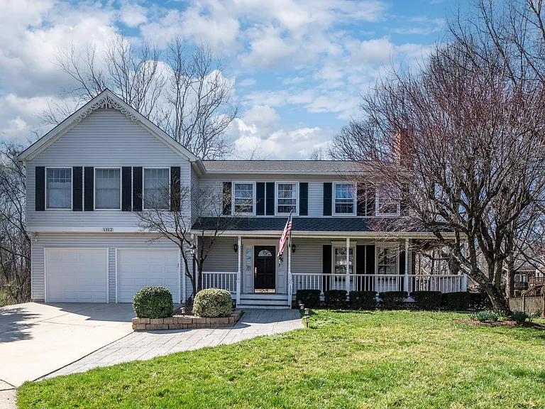 1312 Yellow Tavern Ct — Photo 5