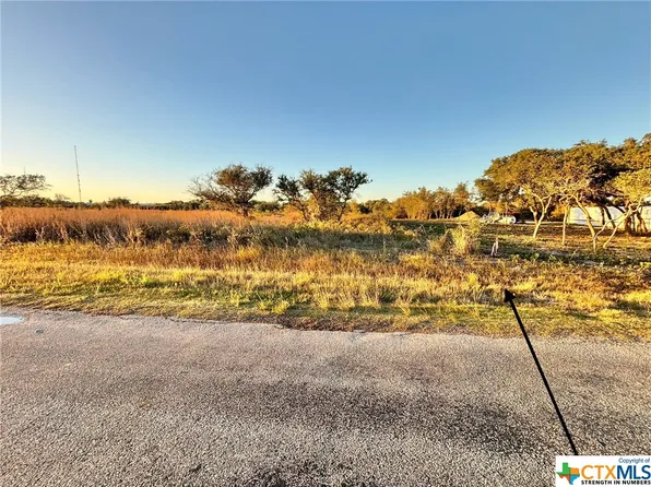 2 W Monroe Ave, Pt O Connor, TX 77982