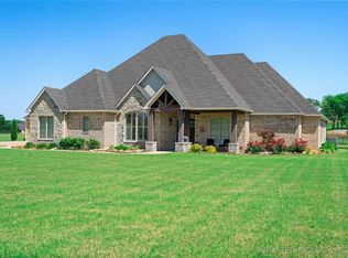 1580 E Dawson Dr, Fort Gibson, OK 74434