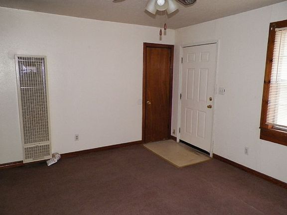 4th image of 1407 NW Hoover Ave