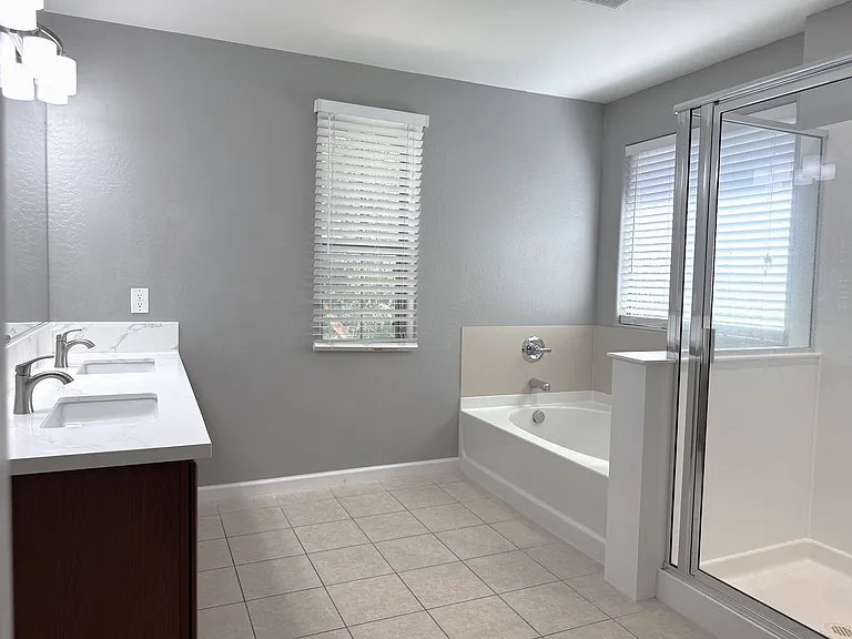 4056 E Devon Dr — Photo 16
