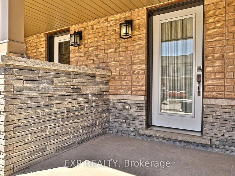 7 Pagebrook Cres — Photo 3