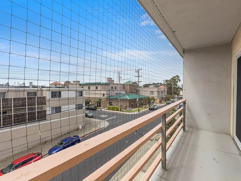 The Edgeworth Apartments — Photo 11