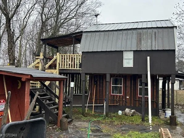 1102 Ferry Rd, Ozark, AR 72949