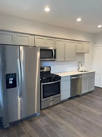 3 bed, 1.5 bath, 1500 sqft, $2,000 — Photo 3