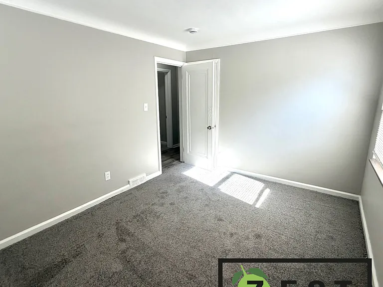 19691 Cliff Street — Photo 7