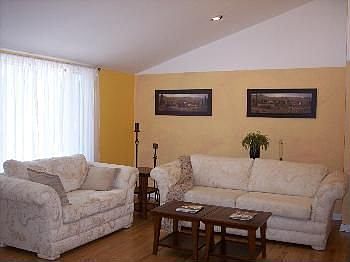 3rd image of 20 Fleetwood Dr