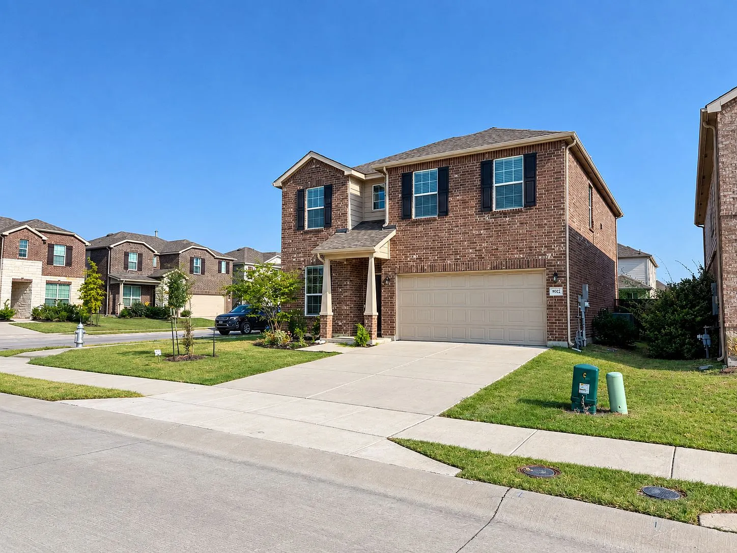 4 bed, 2358 sqft, $2,395 — Photo 2