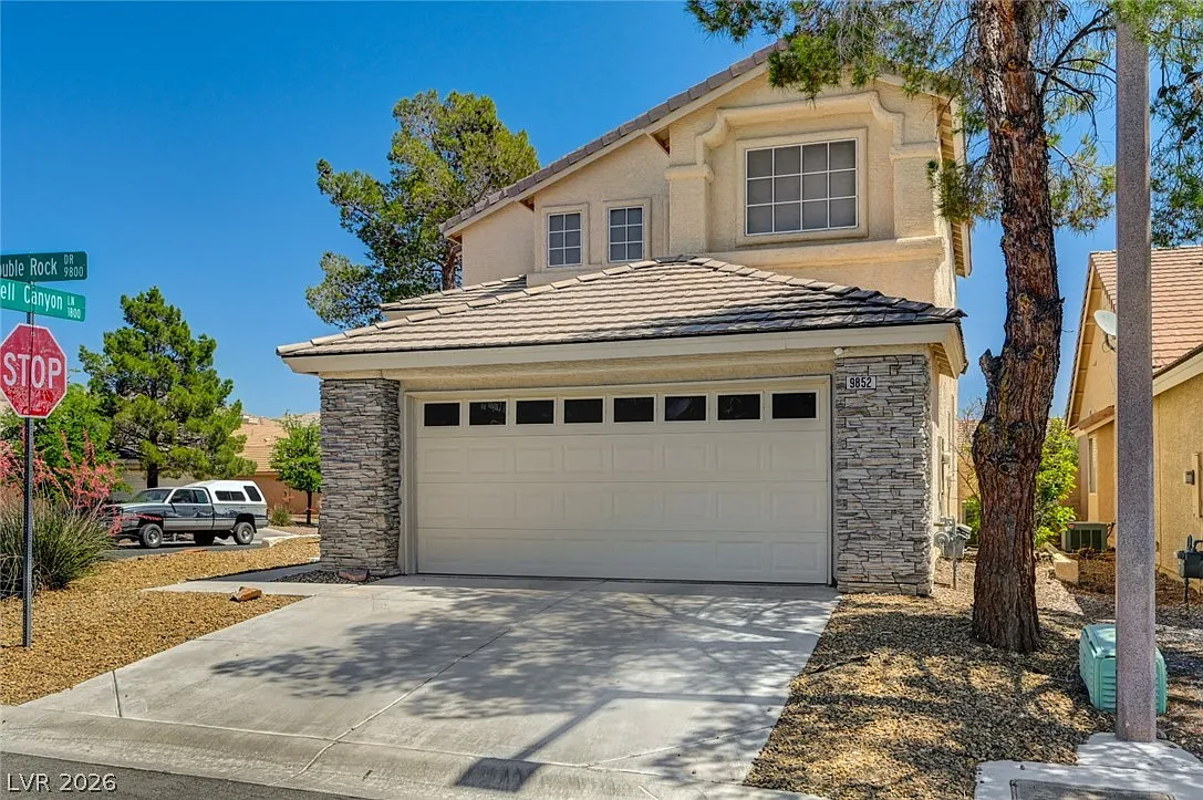 4 bed, 2.5 bath, 1711 sqft, $2,700 — Photo 2