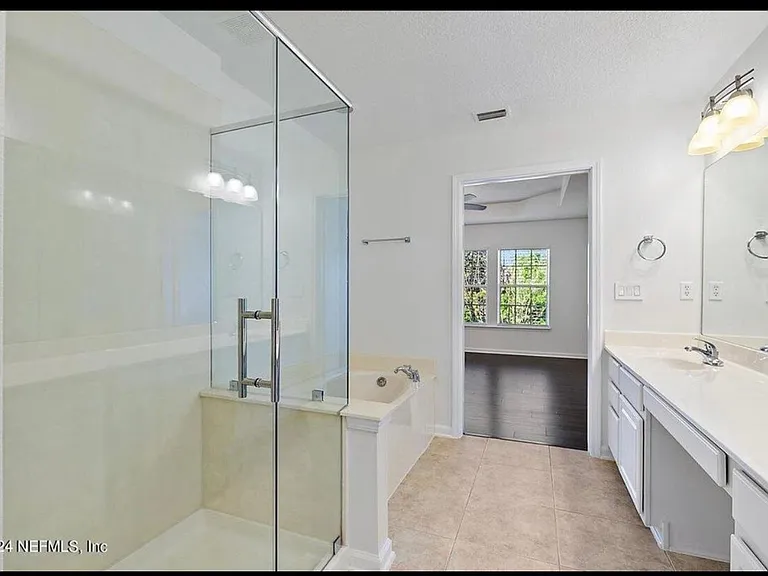 11187 Castlemain Cir W — Photo 13