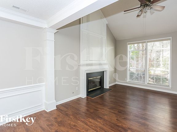 4th image of 6010 Elm Cove Ln