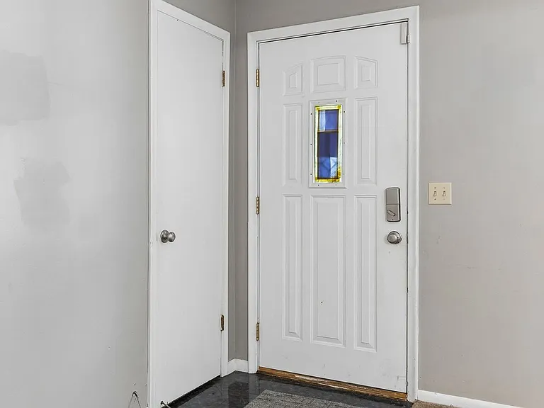 9330 Miami St — Photo 3