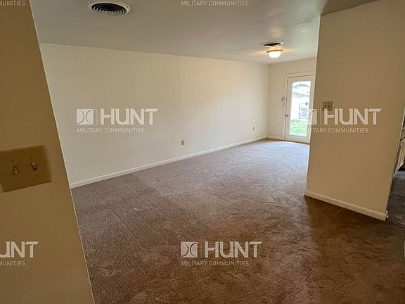 3rd image of 124 Dakota Dr